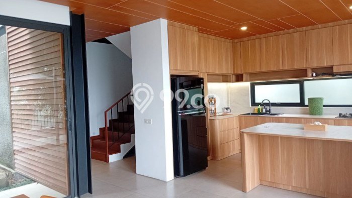 FOR SALE! Vila di , Luas 307m2m², Dekat Mudah Fasilitas Umum FOR SALE! Vila di , Luas 307m2m², Dekat Mudah Fasilitas Umum