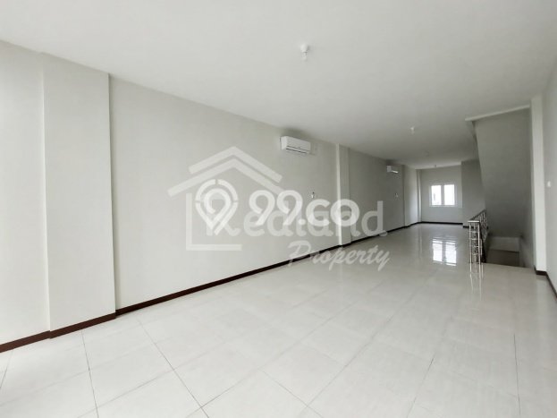 LOKASI PREMIUM! Ruko Area Komersial di Tawangmas, Luas 192m2m², Siap Operasional LOKASI PREMIUM! Ruko Area Komersial di Tawangmas, Luas 192m2m², Siap Operasional