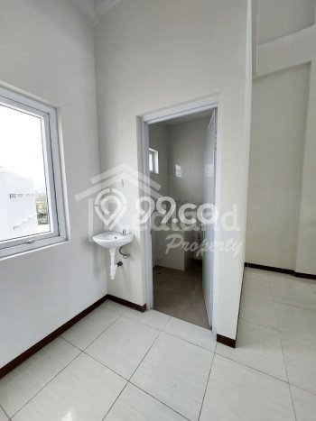 LOKASI PREMIUM! Ruko Area Komersial di Tawangmas, Luas 192m2m², Siap Operasional LOKASI PREMIUM! Ruko Area Komersial di Tawangmas, Luas 192m2m², Siap Operasional