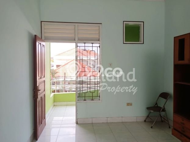 Lokasi terbaik! Rumah siap pakai disewakan di Semarang Tengah LB 125m2 Lokasi terbaik! Rumah siap pakai disewakan di Semarang Tengah LB 125m2