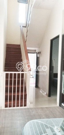 Rumah Modern Cantik 3 Kamar Bisa Langsung Pindah di Tembalang Rumah Modern Cantik 3 Kamar Bisa Langsung Pindah di Tembalang