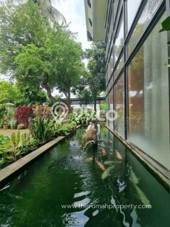 Rumah Elit Modern Siap Huni di Simprug Jakarta Selatan Rumah Elit Modern Siap Huni di Simprug Jakarta Selatan