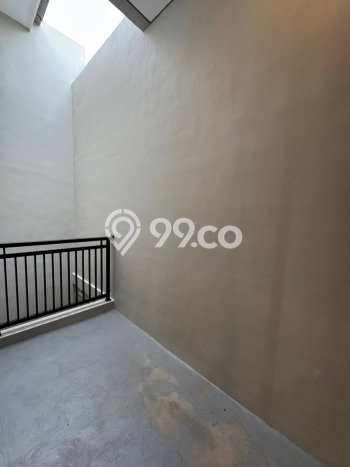 Rumah Strategis Modern Lb 120m2 di Sukolilo, Surabaya Rumah Strategis Modern Lb 120m2 di Sukolilo, Surabaya