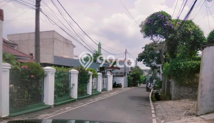 Jual Rumah Bagus Siap Huni LB 200m2 di Ciracas, Jakarta Timur Jual Rumah Bagus Siap Huni LB 200m2 di Ciracas, Jakarta Timur