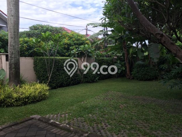 Rumah kawasan Kemang, Dekat Mall, LT 812m² Rumah kawasan Kemang, Dekat Mall, LT 812m²