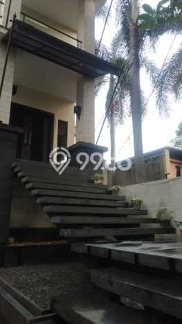 Ready to Use! Luxury House LT 180m2 Desain Elegan di Cipete Ready to Use! Luxury House LT 180m2 Desain Elegan di Cipete