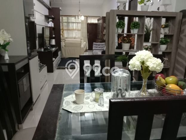 Dijual Cepat Rumah Bagus Siap Huni LB 200m2 di Batununggal, Bandung Dijual Cepat Rumah Bagus Siap Huni LB 200m2 di Batununggal, Bandung