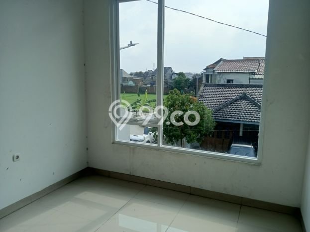 Rumah Luas Asri 4 KT Siap Pakai di Buah Batu Bandung Rumah Luas Asri 4 KT Siap Pakai di Buah Batu Bandung