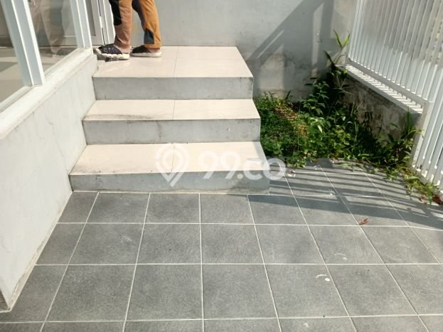 Rumah Luas Asri 4 KT Siap Pakai di Buah Batu Bandung Rumah Luas Asri 4 KT Siap Pakai di Buah Batu Bandung