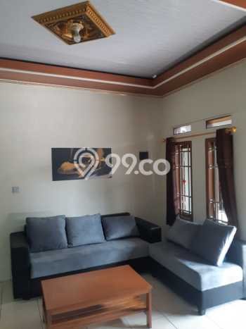Rumah Modern 4 KT di Margacinta Bandung Semi Furnished Rumah Modern 4 KT di Margacinta Bandung Semi Furnished