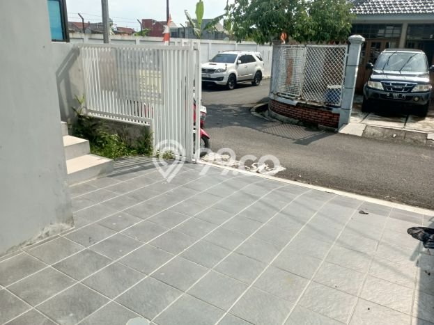Rumah Luas Asri 4 KT Siap Pakai di Buah Batu Bandung Rumah Luas Asri 4 KT Siap Pakai di Buah Batu Bandung