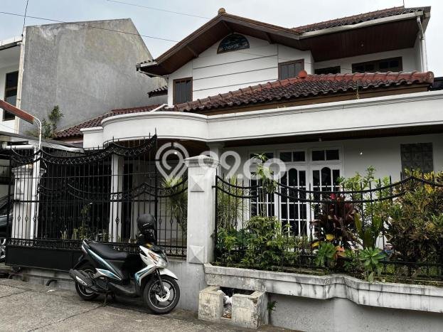 Rumah Elit Modern Tanpa Renovasi di BKR Bandung Rumah Elit Modern Tanpa Renovasi di BKR Bandung