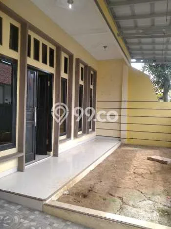 Disewakan! Rumah 4 Kamar Tidur &
2 Kamar Mandi di Buah Batu, Bandung Disewakan! Rumah 4 Kamar Tidur &
2 Kamar Mandi di Buah Batu, Bandung
