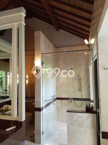 Vila Strategis di , Area 2200m2m², Area Nyaman Vila Strategis di , Area 2200m2m², Area Nyaman