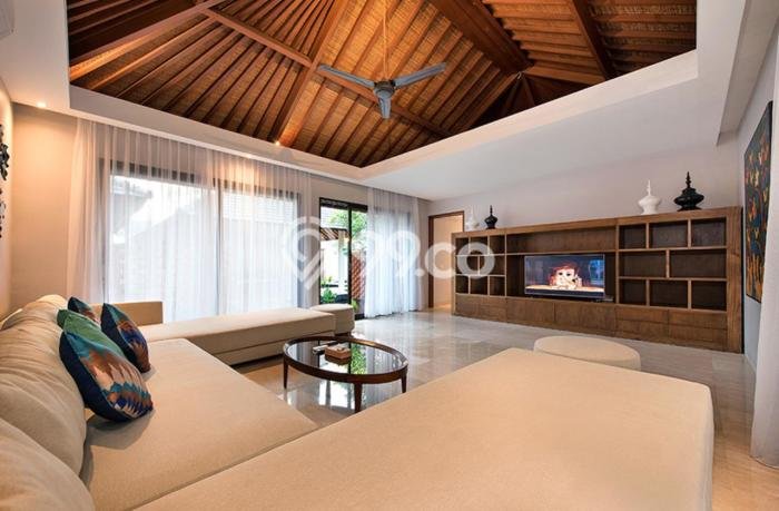FOR SALE! Vila Kawasan , Luas 1780m2m², Lokasi Strategis FOR SALE! Vila Kawasan , Luas 1780m2m², Lokasi Strategis