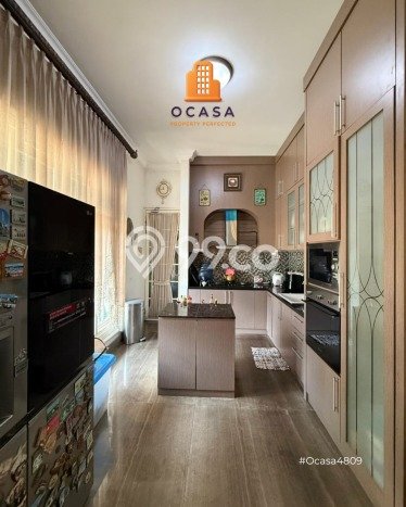 Hunian Mewah LB 1500m2 Siap Pakai Desain Elegan di Cirendeu, Jakarta Selatan Hunian Mewah LB 1500m2 Siap Pakai Desain Elegan di Cirendeu, Jakarta Selatan