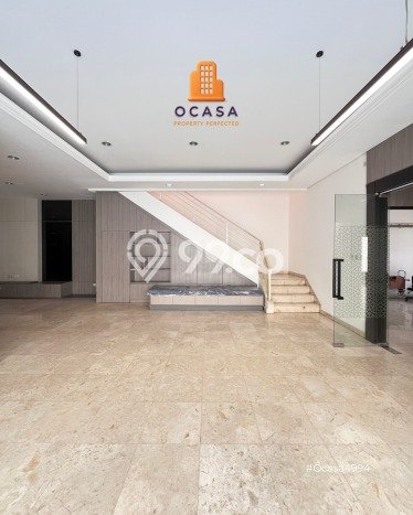 Sewa Rumah Strategis LT 350m2 / LB 400m2 di Senopati, Jakarta Selatan Sewa Rumah Strategis LT 350m2 / LB 400m2 di Senopati, Jakarta Selatan