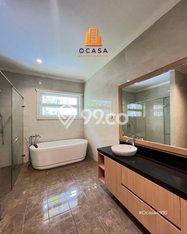 Disewakan Rumah Strategis di Kemang LT 1100m2 / LB 700m2 Siap Huni Disewakan Rumah Strategis di Kemang LT 1100m2 / LB 700m2 Siap Huni