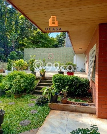 For Sale! Luxury House LT 371m2 Desain Elegan di Senopati For Sale! Luxury House LT 371m2 Desain Elegan di Senopati