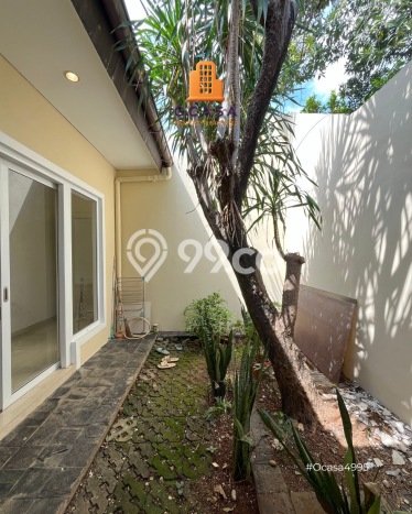 Disewakan Rumah Strategis di Kemang LT 1100m2 / LB 700m2 Siap Huni Disewakan Rumah Strategis di Kemang LT 1100m2 / LB 700m2 Siap Huni