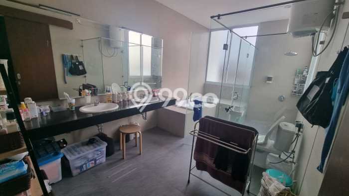 Rumah Elit Modern Tanpa Renovasi di Harapan Indah Bekasi Rumah Elit Modern Tanpa Renovasi di Harapan Indah Bekasi