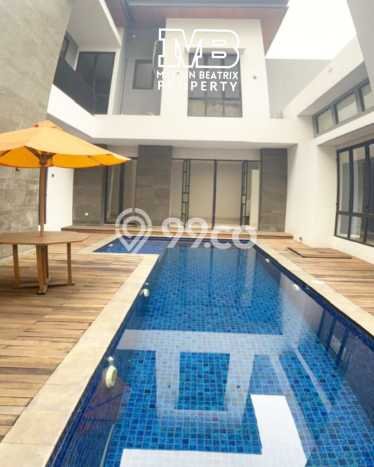 Ready to Use! Premium House LT 414m2 Desain Elegan di Gading Serpong Ready to Use! Premium House LT 414m2 Desain Elegan di Gading Serpong