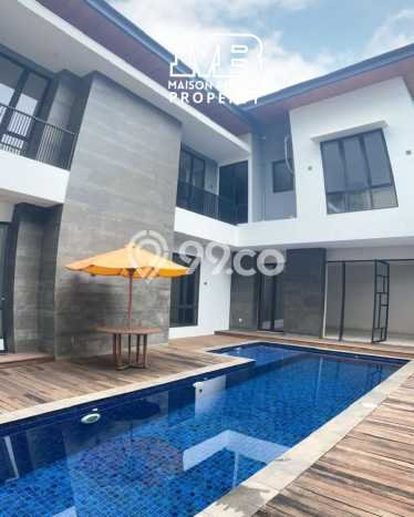 Ready to Use! Premium House LT 414m2 Desain Elegan di Gading Serpong Ready to Use! Premium House LT 414m2 Desain Elegan di Gading Serpong