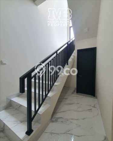 Rumah Elit Modern Siap Huni di BSD Tangerang Rumah Elit Modern Siap Huni di BSD Tangerang