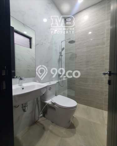 For Sale! Premium House LT 211m2 Desain Modern di BSD For Sale! Premium House LT 211m2 Desain Modern di BSD
