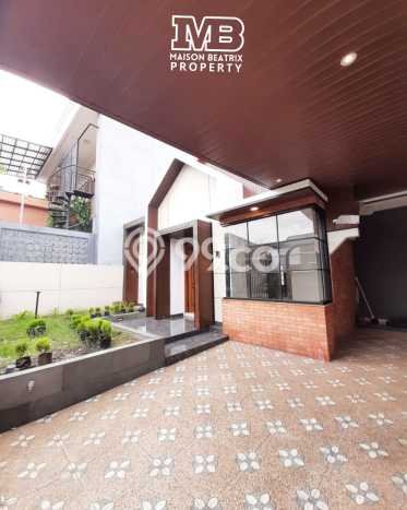 Rumah Elit LB 135m2 Siap Pakai Desain Elegan di BSD, Tangerang Rumah Elit LB 135m2 Siap Pakai Desain Elegan di BSD, Tangerang