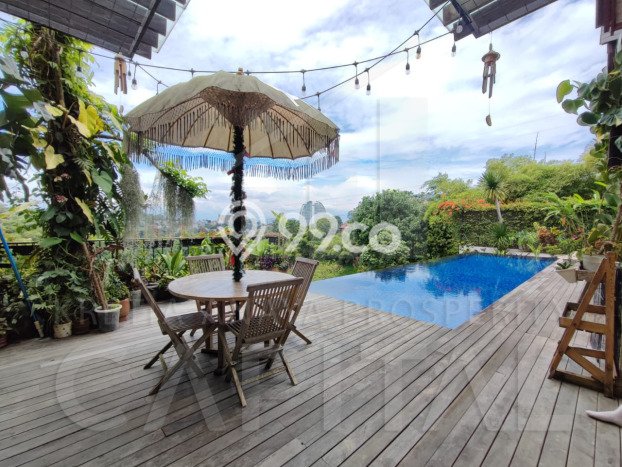 Rumah Luxury Modern Tanpa Renovasi di Dago Bandung Rumah Luxury Modern Tanpa Renovasi di Dago Bandung