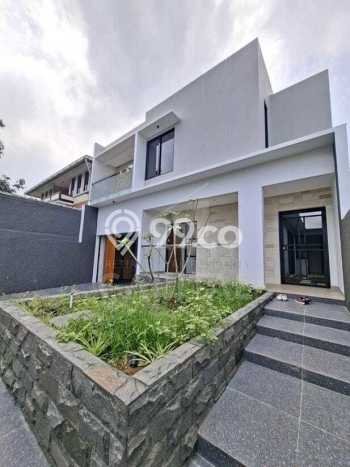 Ready to Use! Premium House LT 200m2 Desain Modern di Setiabudi Ready to Use! Premium House LT 200m2 Desain Modern di Setiabudi
