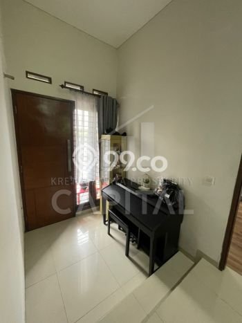 Rumah Elit Modern Tanpa Renovasi di Taman Holis Indah Bandung Rumah Elit Modern Tanpa Renovasi di Taman Holis Indah Bandung