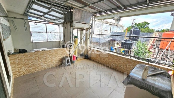 Rumah Luas Asri 3 KT Siap Huni di Taman Holis Indah Bandung Rumah Luas Asri 3 KT Siap Huni di Taman Holis Indah Bandung