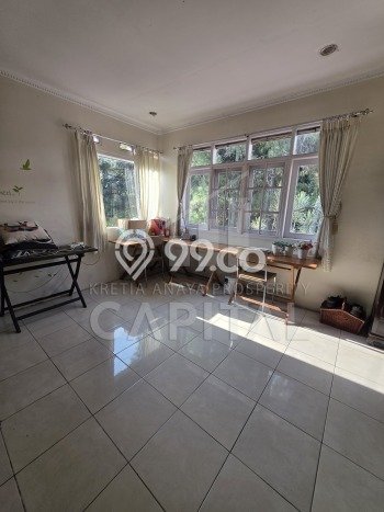 Rumah Elit LB 350m2 Siap Huni Desain Elegan di Setiabudi, Bandung Rumah Elit LB 350m2 Siap Huni Desain Elegan di Setiabudi, Bandung