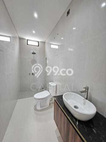 Ready to Use! Premium House LT 200m2 Desain Modern di Setiabudi Ready to Use! Premium House LT 200m2 Desain Modern di Setiabudi