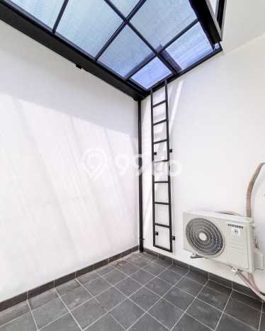 Ready to Use! Premium House LT 120m2 Desain Elegan di Graha Raya Ready to Use! Premium House LT 120m2 Desain Elegan di Graha Raya