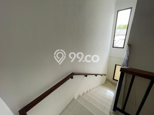Ready to Use! Luxury House LT 220m2 Desain Elegan di BSD Ready to Use! Luxury House LT 220m2 Desain Elegan di BSD