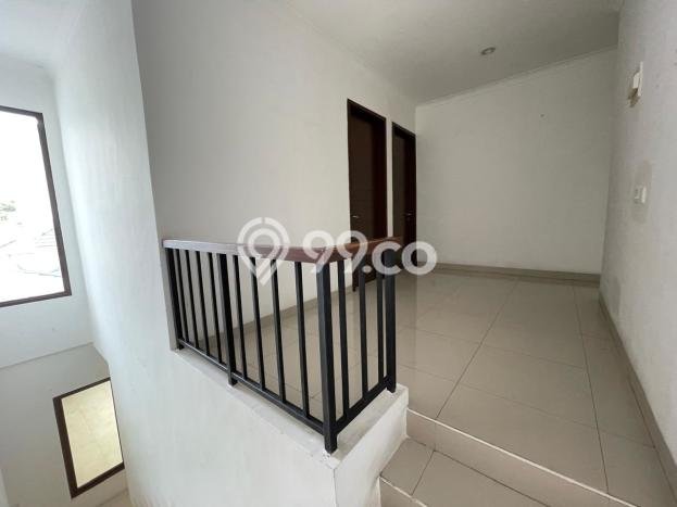 Ready to Use! Luxury House LT 220m2 Desain Elegan di BSD Ready to Use! Luxury House LT 220m2 Desain Elegan di BSD