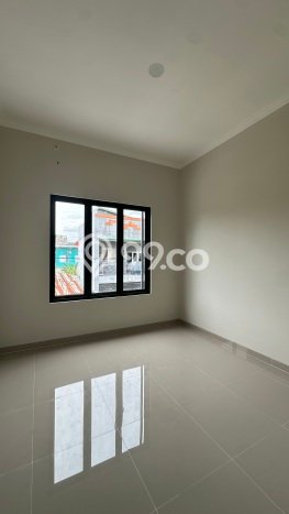 Dijual Cepat Rumah Bagus Siap Huni LB 160m2 di BSD, Tangerang Selatan Dijual Cepat Rumah Bagus Siap Huni LB 160m2 di BSD, Tangerang Selatan