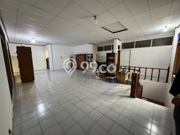 Siap Huni Rumah Mewah 6 Kamar di Mampang Prapatan Dekat ke Mana Pun Siap Huni Rumah Mewah 6 Kamar di Mampang Prapatan Dekat ke Mana Pun