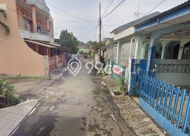 For Sale Rumah 5 Kamar Lokasi Ideal Bagus dan Strategis di Beji For Sale Rumah 5 Kamar Lokasi Ideal Bagus dan Strategis di Beji