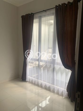 Jual Rumah Eksklusif 2 KT di Graha Raya, Tangerang Jual Rumah Eksklusif 2 KT di Graha Raya, Tangerang