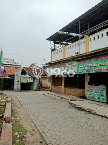 Rumah Luas Asri 3 KT Siap Pakai di Alam Sutera Tangerang Rumah Luas Asri 3 KT Siap Pakai di Alam Sutera Tangerang