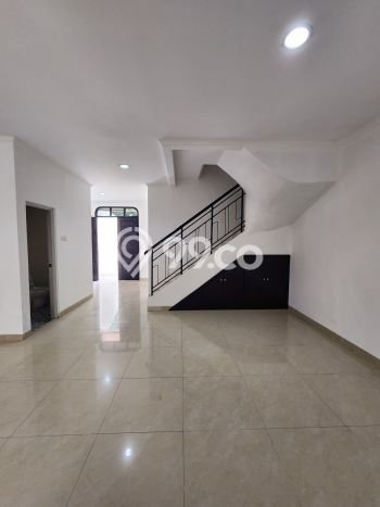 For Sale Hunian Rumah Terawat 4 KT di Gading Serpong, Tangerang For Sale Hunian Rumah Terawat 4 KT di Gading Serpong, Tangerang