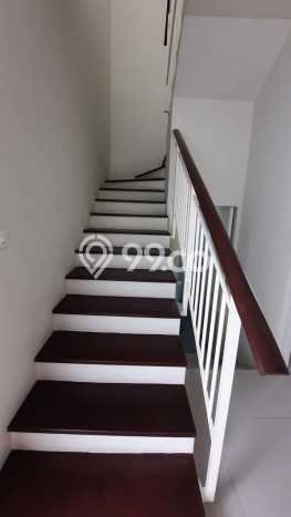 Rumah Mewah LB 185m2 Siap Huni Desain Elegan di Citraland, Surabaya Rumah Mewah LB 185m2 Siap Huni Desain Elegan di Citraland, Surabaya