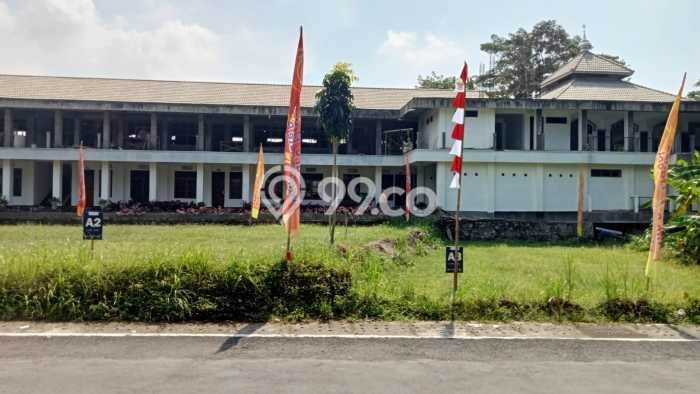 Tanah Kosong Dijual di Sleman dengan Area 176m2 Tanah Kosong Dijual di Sleman dengan Area 176m2