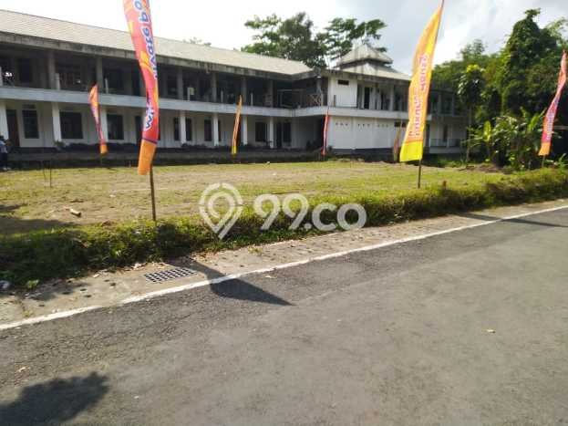 Tanah Kosong Dijual di Sleman dengan Area 176m2 Tanah Kosong Dijual di Sleman dengan Area 176m2