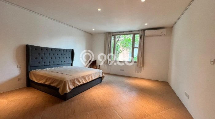 Hunian Bagus Disewakan di SCBD, Jakarta Selatan LT 400m2, LB 800m2 Hunian Bagus Disewakan di SCBD, Jakarta Selatan LT 400m2, LB 800m2