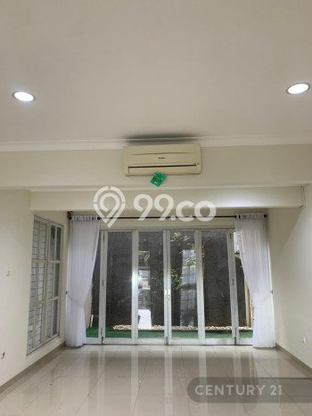 Disewakan Hunian Konsep Minimalis di Tebet Jakarta Selatan dengan 4 Kamar Disewakan Hunian Konsep Minimalis di Tebet Jakarta Selatan dengan 4 Kamar
